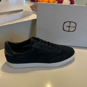 G. Brown sneakers 13